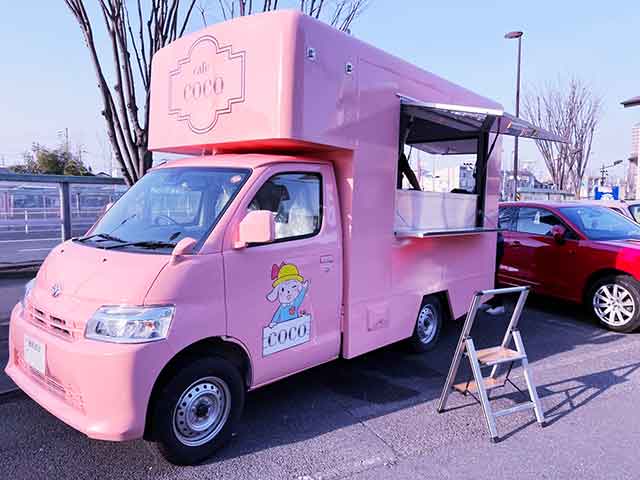 CAFE COCO様キッチンカー 販売面