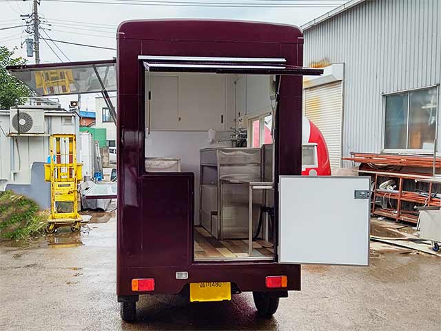 ドン・パニーニ様キッチンカー 背面