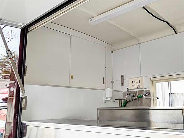 ドン・パニーニ様キッチンカー 車両内部