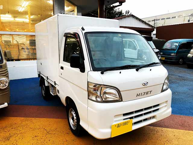 食品メーカー様冷蔵車 運転席側