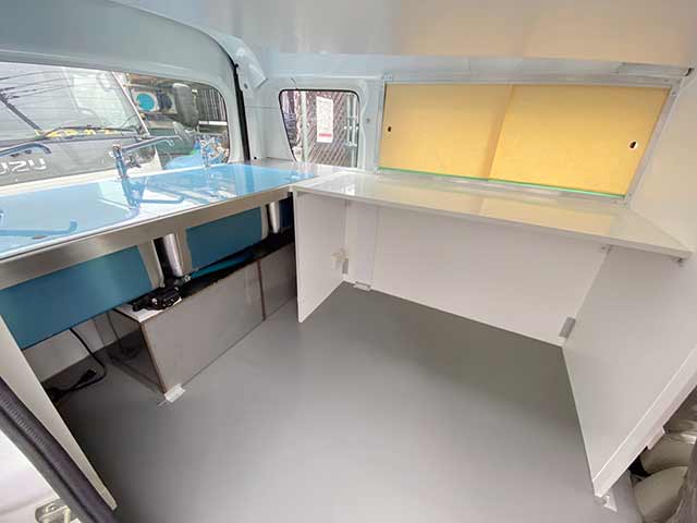グリーンカフェ様キッチンカー 車両内部
