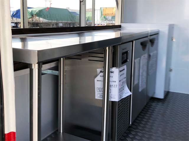 Griezmann様キッチンカー 車両内部