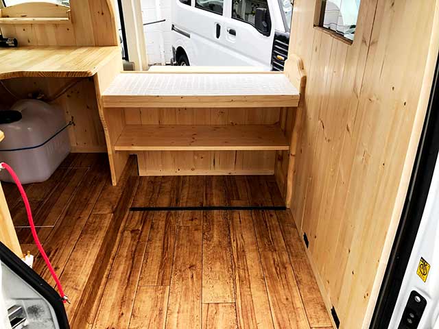 原田 様キッチンカー 車両内部