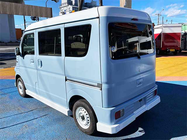 石川様キッチンカー 販売面〜背面