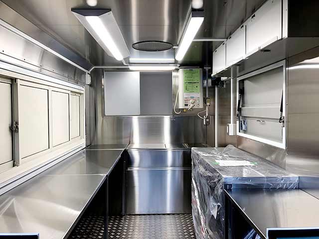 加藤農園様キッチンカー 車両内部