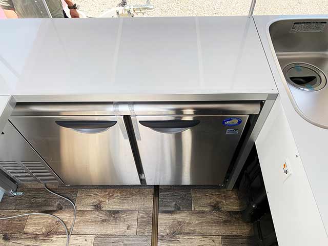 熊田様キッチンカー コールドテーブル