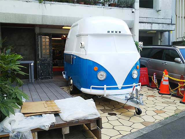 西村様キッチントレーラー 搬入時の様子