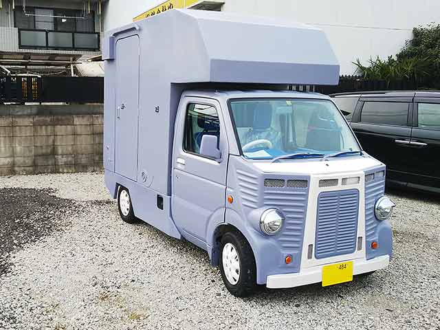 Sweet Diary様キッチンカー 前面〜運転席側