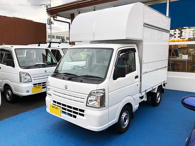 高良様キッチンカー 前面