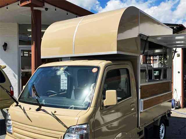 山本様キッチンカー 前面〜販売面