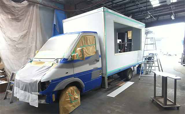 キッチンカー製作風景
