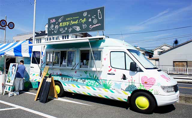 キッチンカーラッピング例