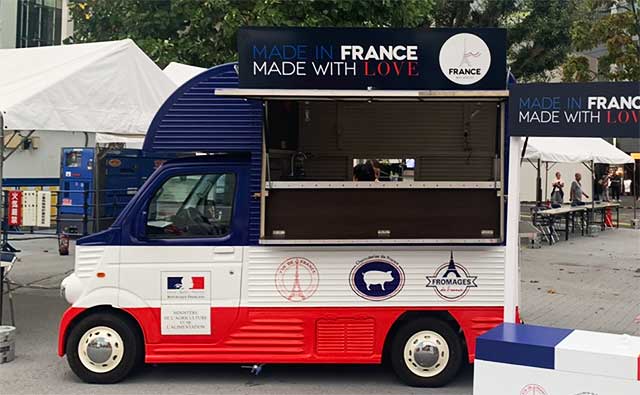 キッチンカーラッピング例